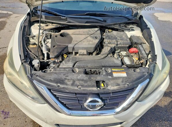 1N4AL3AP4HC278229 2017 NISSAN ALTIMA White Widok wnętrza z tyłu