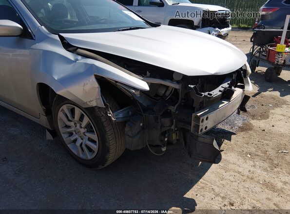 1N4AL3AP4HC477300 2017 NISSAN ALTIMA Silver Widok z przodu