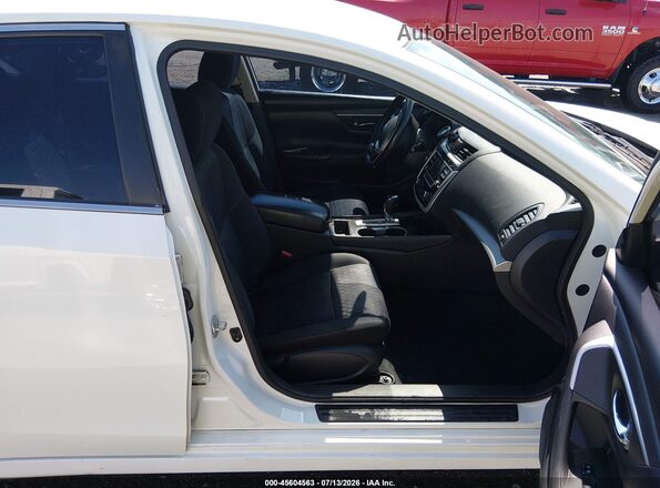 1N4AL3AP4JC136324 2018 NISSAN ALTIMA White Սալոնի դիմացի տեսք
