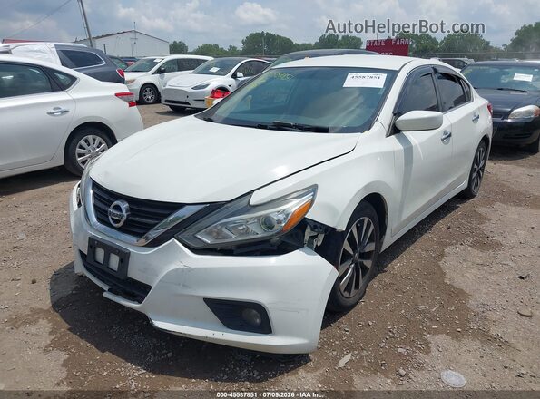 1N4AL3AP4JC175253 2018 NISSAN ALTIMA White Vista tres cuartos delantera izquierda