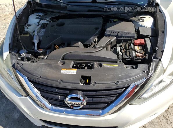 1N4AL3AP4JC188844 2018 NISSAN ALTIMA White Widok wnętrza z tyłu