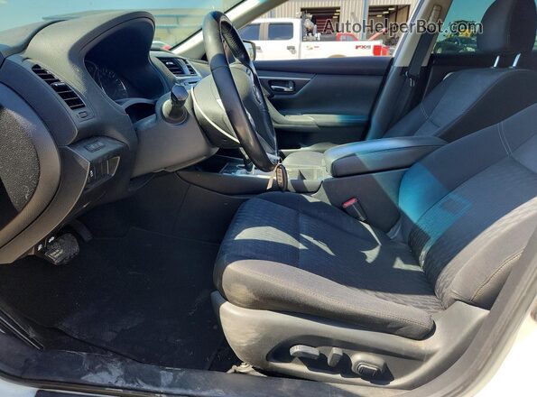 1N4AL3AP4JC237489 2018 NISSAN ALTIMA White Вид салону спереду