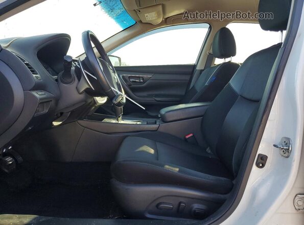 1N4AL3AP5HC133443 2017 NISSAN ALTIMA White Widok wnętrza z przodu