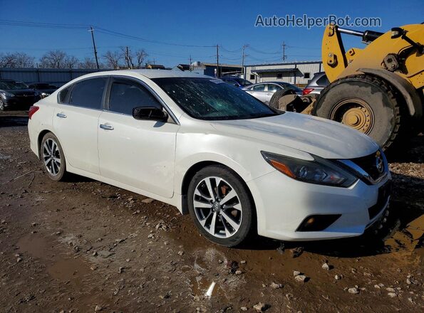 1N4AL3AP5HC133443 2017 NISSAN ALTIMA White Przód prawy