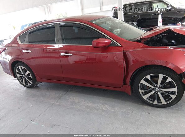 1N4AL3AP5HC147519 2017 NISSAN ALTIMA Red Rear interior view