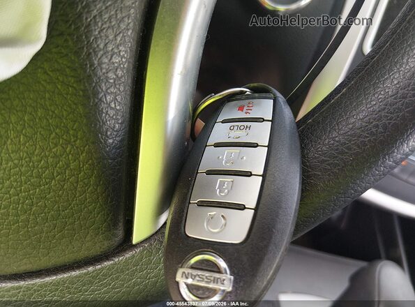1N4AL3AP5HC264467 2017 NISSAN ALTIMA White Vista del salpicadero