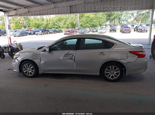1N4AL3AP5HC491013 2017 NISSAN ALTIMA Silver Widok wnętrza 360 stopni