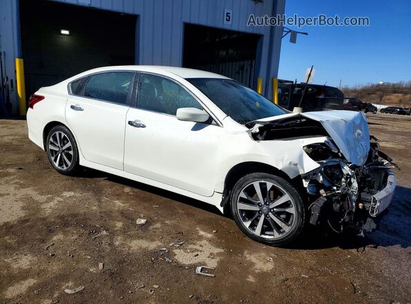 1N4AL3AP5HC492890 2017 NISSAN ALTIMA White Przód prawy