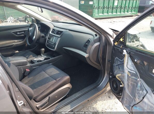 1N4AL3AP5HN331542 2017 NISSAN ALTIMA Gray Front interior view