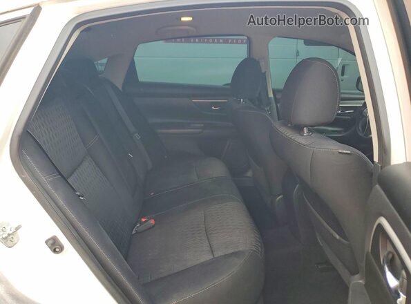 1N4AL3AP5JC239641 2018 NISSAN ALTIMA White Vista de los asientos traseros