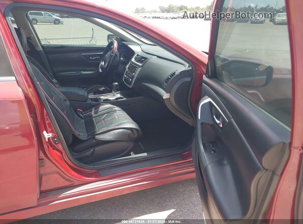 1N4AL3AP6GN345805 2016 NISSAN ALTIMA Красный Вид салона спереди