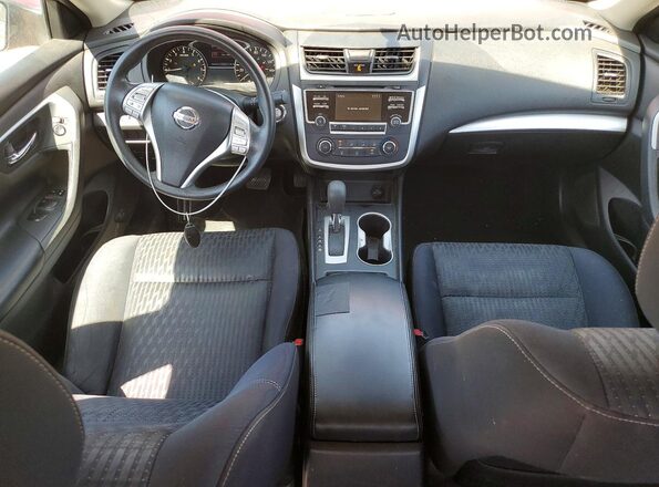 1N4AL3AP6GN369750 2016 NISSAN ALTIMA Red Dashboard view