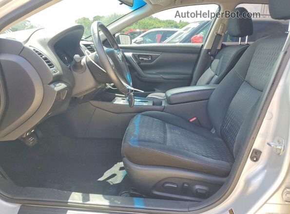 1N4AL3AP6HC212068 2017 NISSAN ALTIMA Silver Front interior view