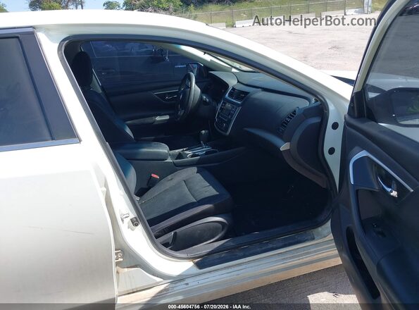 1N4AL3AP6HC279964 2017 NISSAN ALTIMA White Front interior view