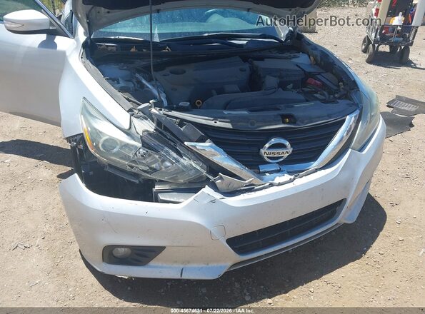 1N4AL3AP6JC134350 2018 NISSAN ALTIMA Silver Widok z przodu