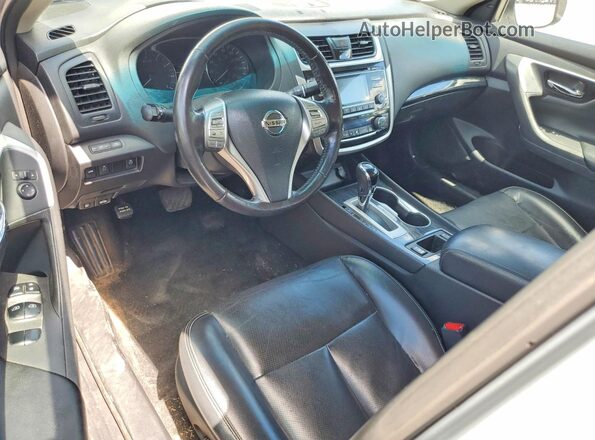 1N4AL3AP6JC223965 2018 NISSAN ALTIMA Silver Widok deski rozdzielczej
