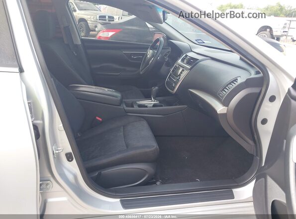 1N4AL3AP7GC233929 2016 NISSAN ALTIMA Silver Widok wnętrza z przodu