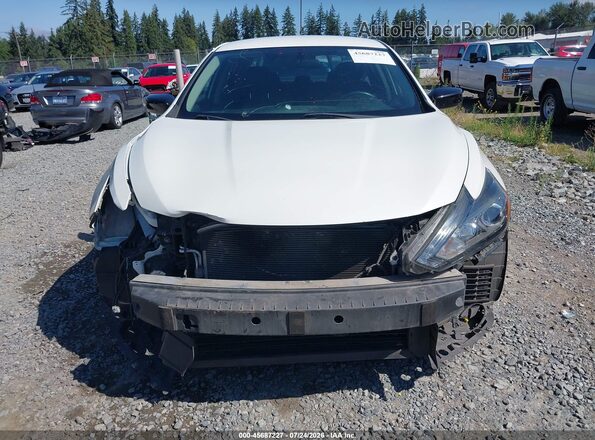 1N4AL3AP7HC181042 2017 NISSAN ALTIMA White Widok z przodu