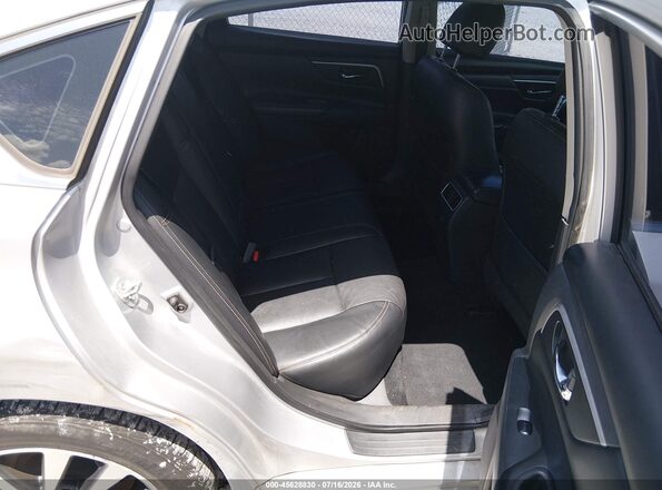 1N4AL3AP7HC209793 2017 NISSAN ALTIMA Silver VIN sticker view