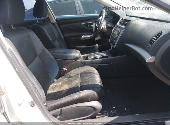 1N4AL3AP7HC246908 2017 NISSAN ALTIMA White Vista interior delantera