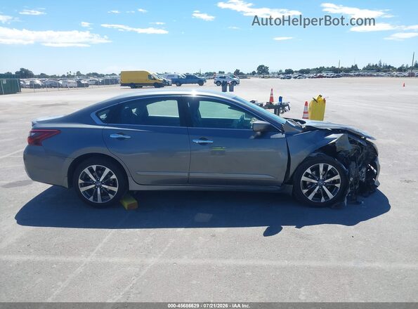 1N4AL3AP7HC251994 2017 NISSAN ALTIMA Gray Widok wnętrza z tyłu