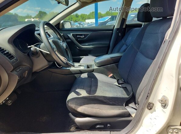 1N4AL3AP7HN305783 2017 NISSAN ALTIMA Белый Вид салона спереди