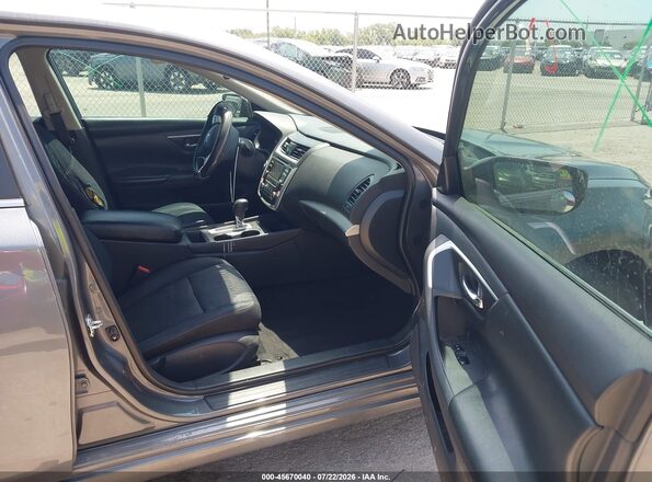 1N4AL3AP7HN334300 2017 NISSAN ALTIMA Gray Widok wnętrza z przodu