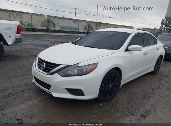 1N4AL3AP7JC140318 2018 NISSAN ALTIMA White Przód lewy