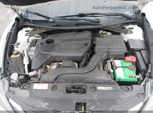 1N4AL3AP7JC140318 2018 NISSAN ALTIMA White Widok z tyłu