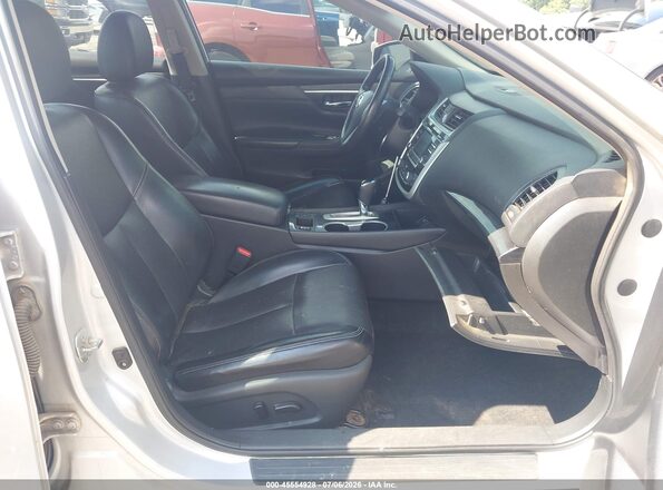 1N4AL3AP7JC199711 2018 NISSAN ALTIMA Серебряный Вид салона спереди