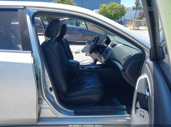 1N4AL3AP7JC247496 2018 NISSAN ALTIMA Silver Vista interior delantera