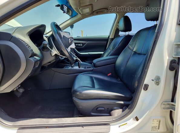 1N4AL3AP7JC479998 2018 NISSAN ALTIMA White Вид салону спереду
