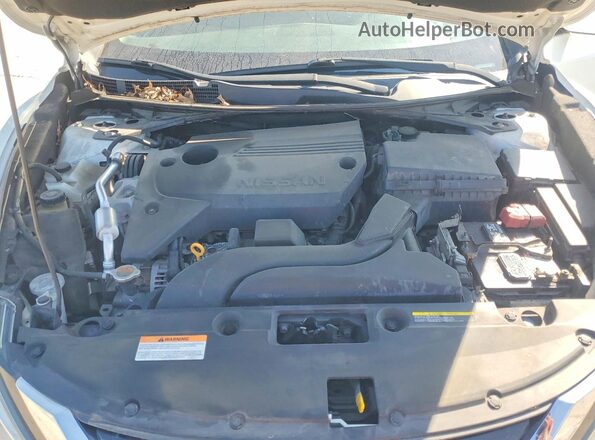 1N4AL3AP8GC130731 2016 NISSAN ALTIMA White Вид задньої частини салону