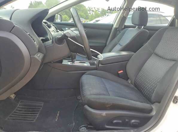1N4AL3AP8GC130857 2016 NISSAN ALTIMA White Front interior view