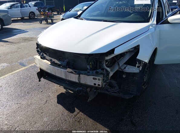 1N4AL3AP8GC252294 2016 NISSAN ALTIMA White Widok z przodu