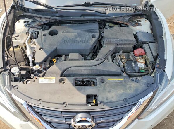 1N4AL3AP8GC284601 2016 NISSAN ALTIMA White Rear interior view