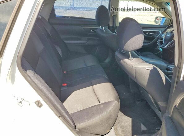 1N4AL3AP8HC472441 2017 NISSAN ALTIMA White Հետևի նստատեղերի տեսք