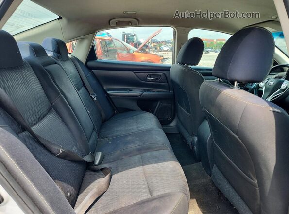 1N4AL3AP8HN322026 2017 NISSAN ALTIMA Silver Widok tylnych siedzeń