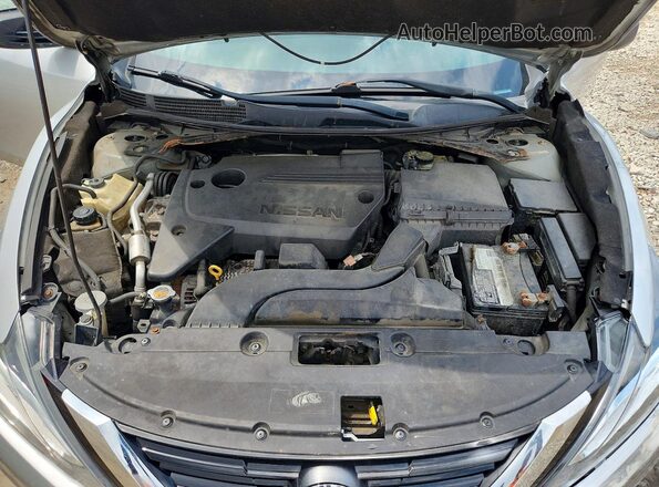 1N4AL3AP8HN322026 2017 NISSAN ALTIMA Silver Widok wnętrza z tyłu