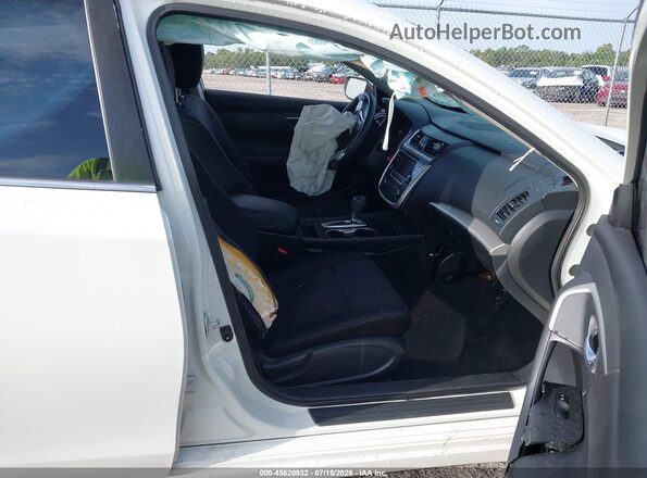 1N4AL3AP8JC206794 2018 NISSAN ALTIMA White Вид салону спереду