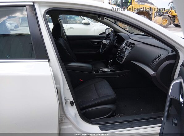 1N4AL3AP8JC211266 2018 NISSAN ALTIMA White წინა სალონის ხედი