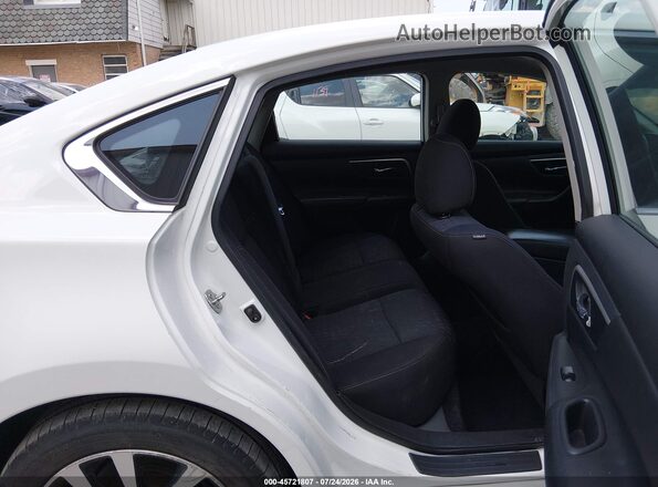 1N4AL3AP8JC211266 2018 NISSAN ALTIMA White VIN კოდის სტიკერის ხედი