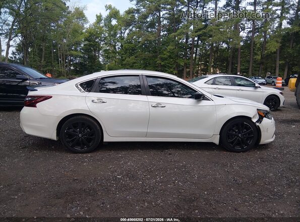 1N4AL3AP8JC223921 2018 NISSAN ALTIMA White Вид задньої частини салону