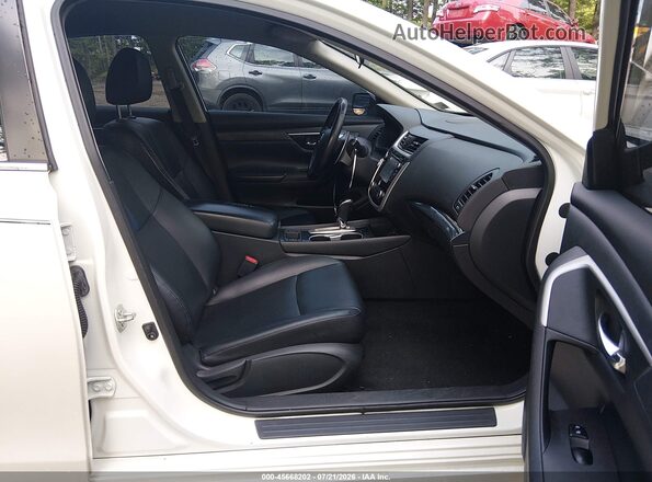 1N4AL3AP8JC223921 2018 NISSAN ALTIMA White Вид салону спереду