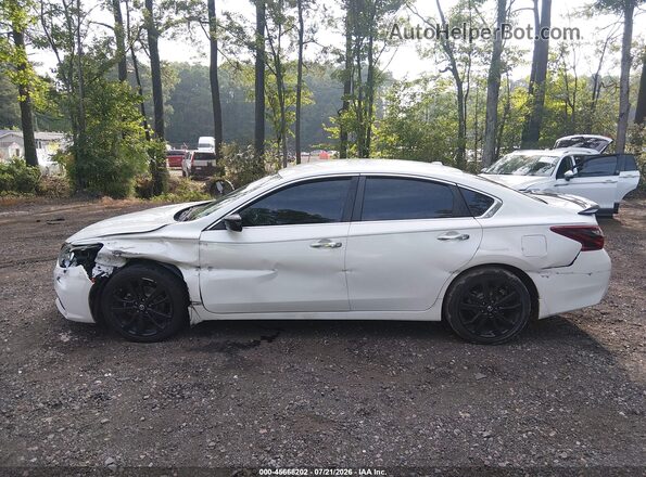 1N4AL3AP8JC223921 2018 NISSAN ALTIMA White Панорамний вид салону 360°