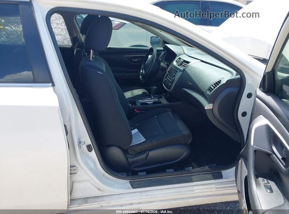 1N4AL3AP9GC150504 2016 NISSAN ALTIMA White Front interior view