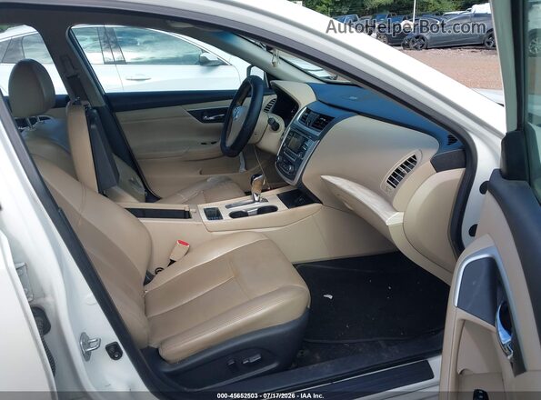 1N4AL3AP9HC203137 2017 NISSAN ALTIMA White Widok wnętrza z przodu