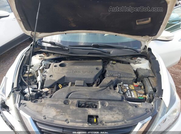 1N4AL3AP9HC203137 2017 NISSAN ALTIMA White Widok z tyłu