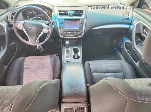1N4AL3AP9HC257067 2017 NISSAN ALTIMA Белый Вид панели приборов
