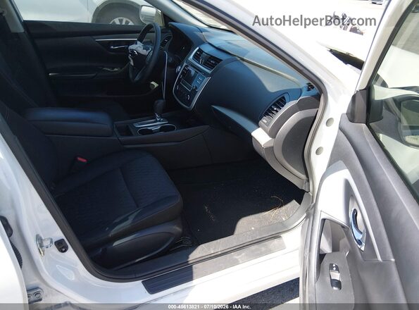 1N4AL3AP9HC298539 2017 NISSAN ALTIMA White Widok wnętrza z przodu